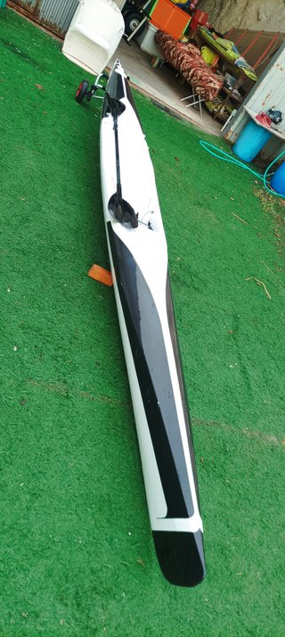 Surfski Fenn XT in buone condizioni e pagaia in carbonio