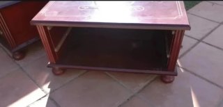 MADERA NOBLE Y ORNAMENTACIÓN DORADA