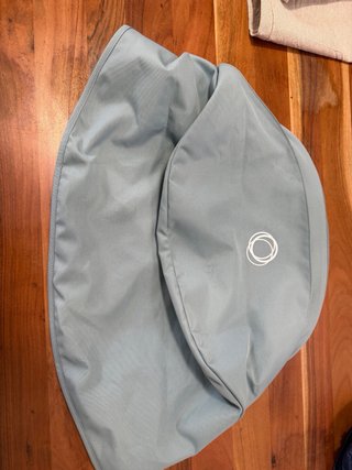 Bugaboo Fox 2  + 2 capotas y protector de asiento