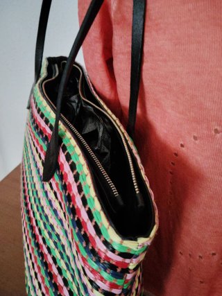 Bolso de rafia multicolor con forro