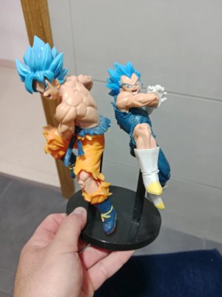Figuras Goku y Vegeta