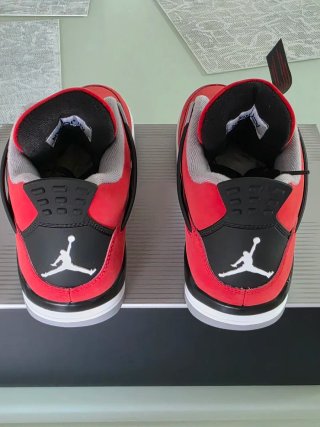 Jordan 4 Toro Bravo Rojo