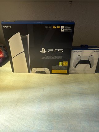 Playstation 5 Digital Precintada + 2 Mandos