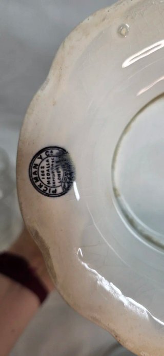 Sopera de cerámica blanca