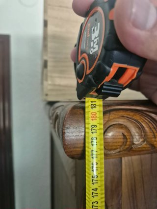 Armario vintage de madera mas 2 mesas de noche.