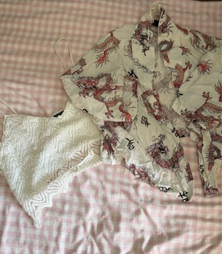 Pack Croptop Crochet y Camisa Estampada
