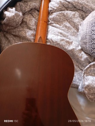 Guitarra Alhambra 1987 con funda