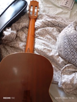 Guitarra Alhambra 1987 con funda