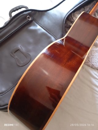 Guitarra Alhambra 1987 con funda