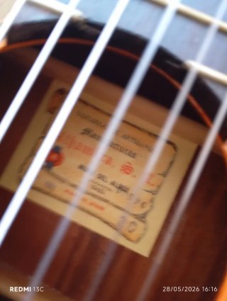 Guitarra Alhambra 1987 con funda
