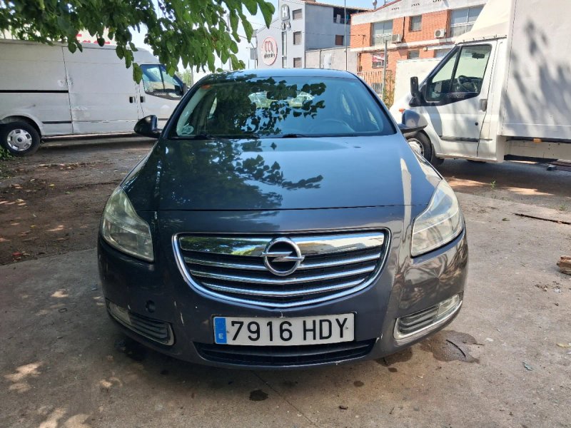 Opel Insignia 2011 - foto 1