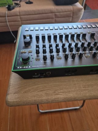 Roland TR-8 Rhythm Performer