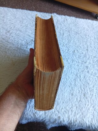 Libro antiguo en latín. 1890