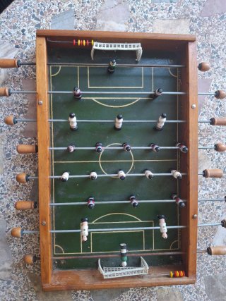 Futbolín antiguo de juguete
