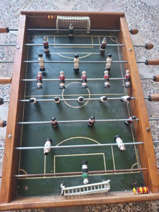 Futbolín antiguo de juguete