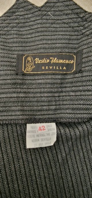 Falda de amazona gris con rayas verticales