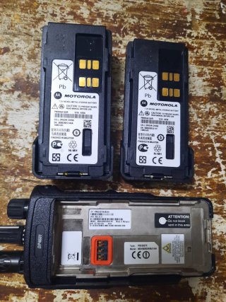 Motorola DP4601 UHF Radio Portátil