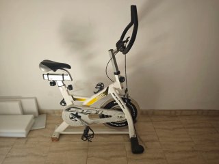 Bicicleta Spinning BH Fitness