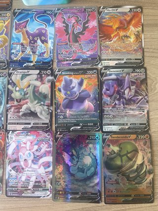 Cartas Pokémon V y VMAX
