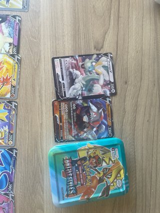 Cartas Pokémon V y VMAX