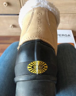 Botas Superga Beige y Negras Talla 38