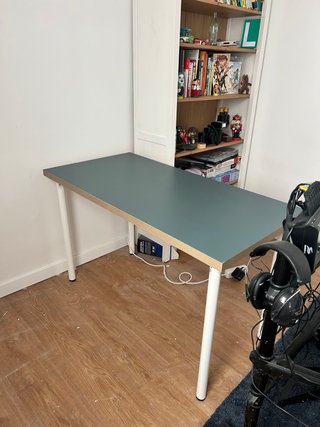 Scrivania Ikea in legno e metallo