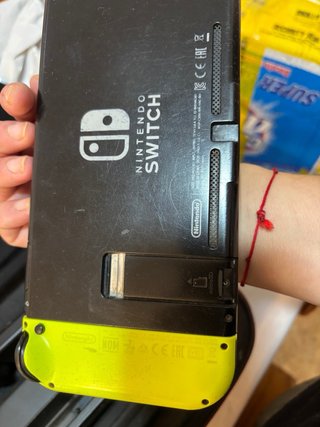 Nintendo Switch Azul y Amarillo