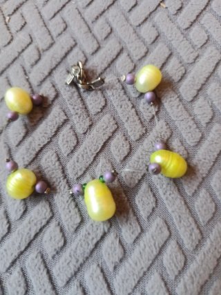Pulsera de perlas y cuentas