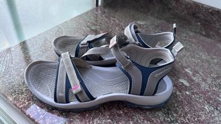 Sandalias de trekking grises