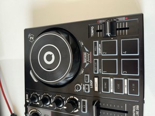 Controlador DJ Hercules Impulse 200