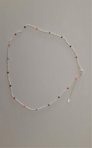 Collar plata con cuentas de colores
