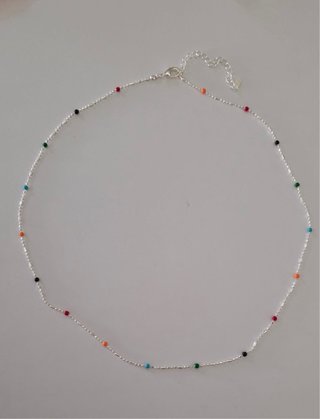 Collar plata con cuentas de colores