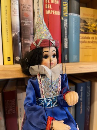 Marioneta vintage hechicera