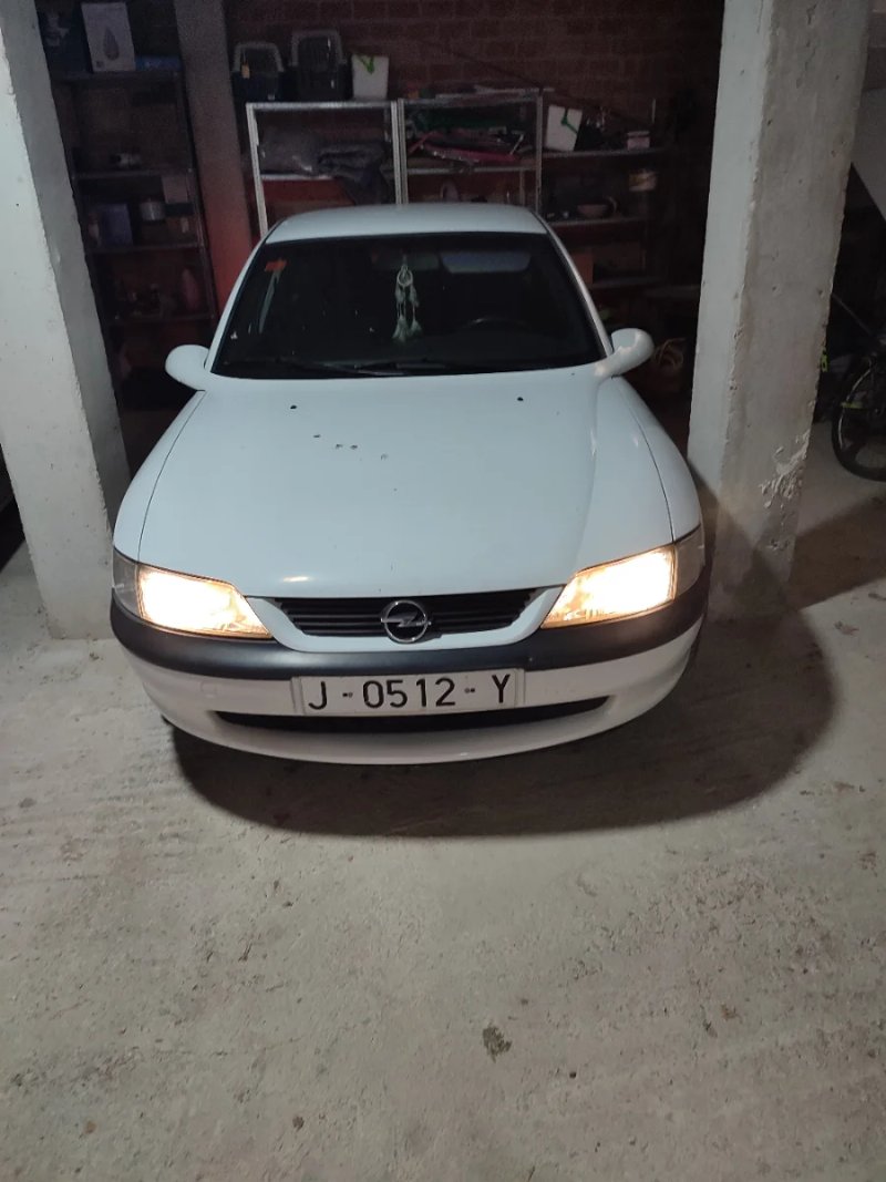 Opel Vectra 1997 - foto 1