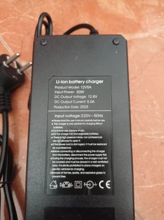 Cargador Batería Li-ion 12v 5A
