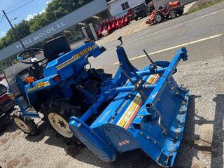 Tractor Iseki con Rotovator