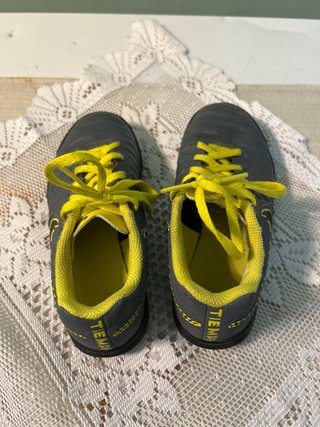 Botas de fútbol sala Nike niño gris/amarillo