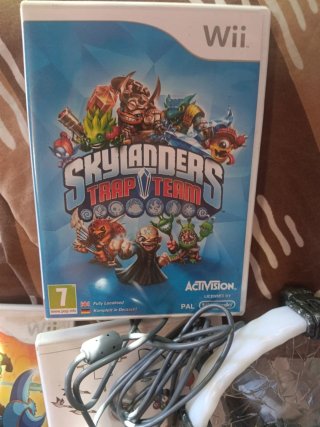 Lote Wii: Mandos, Funda y Juegos