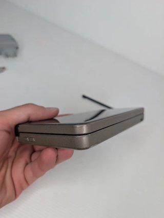 Nintendo DSi XL Grigio Scuro + Caricatore