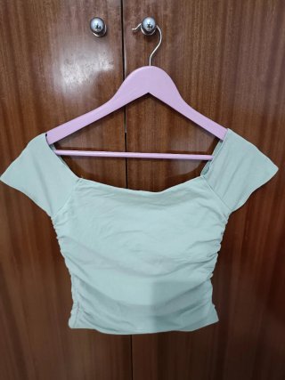 Camiseta Hollister de color caqui talla L