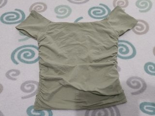 Camiseta Hollister de color caqui talla L