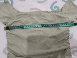 Camiseta Hollister de color caqui talla L