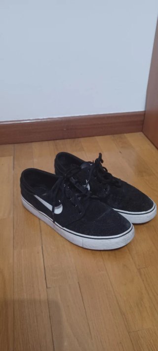 Zapatillas Nike Negras y Blancas
