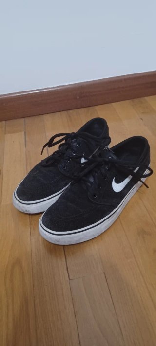 Zapatillas Nike Negras y Blancas