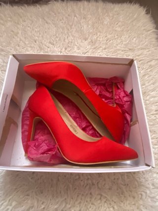 Zapatos de tacón rojos Desigual