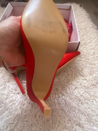 Zapatos de tacón rojos Desigual
