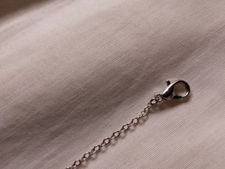 Pulsera de acero con cuarzo blanco y circonitas