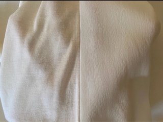 Camiseta blanca TRUCCO con botones en el hombro