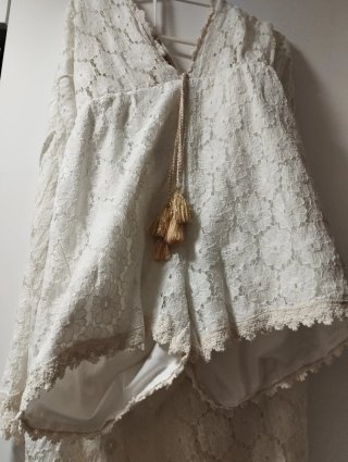 Mono corto blanco encaje