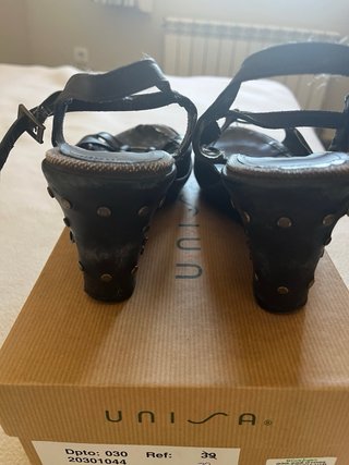 Sandalias Patricia Tacon Tachuelas Marrones